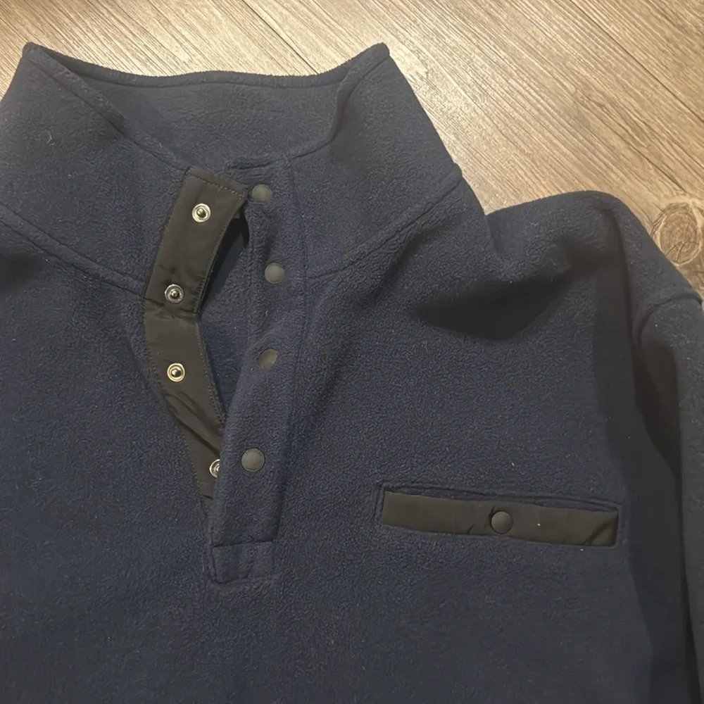 American Eagle crew neck fleece pullover - Picture 2 of 5